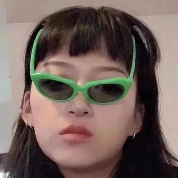 拽姐头像微信，拽姐头像（头像，一组超酷的墨镜拽姐头像）