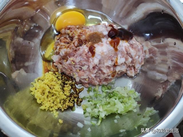 糯米莲藕丸子的做法窍门，糯米莲藕丸子的制作方法和材料（莲藕糯米丸子）