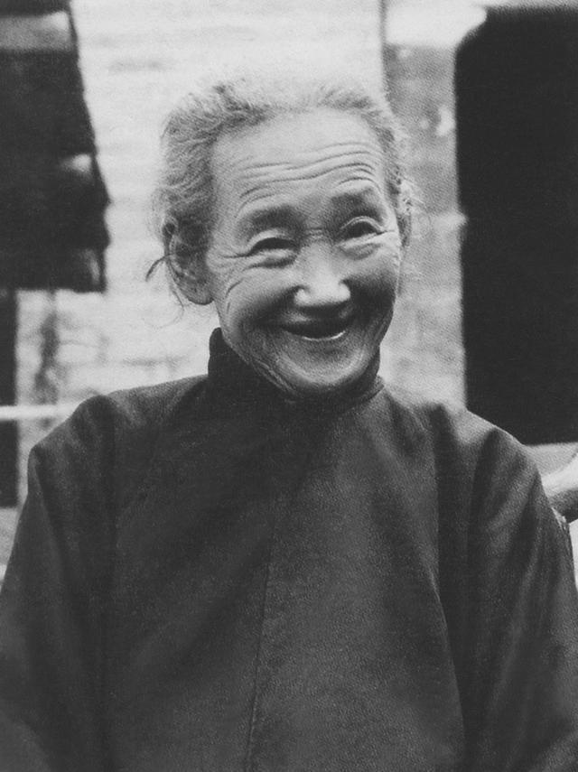 许世友简历，许世友简历和一些他的小故事（为何邓小平指示不准开追悼会不准立碑）