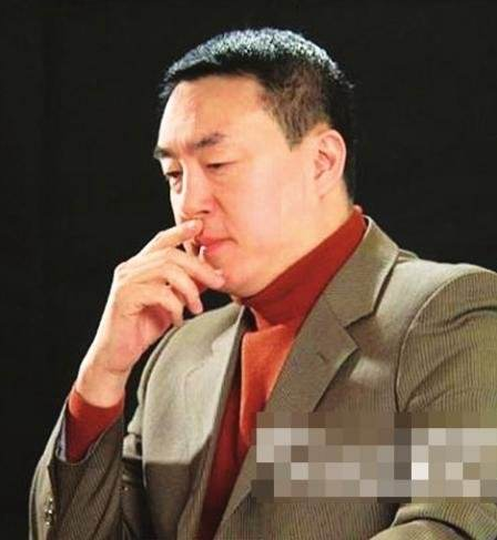 王冼平有几任老公，王冼平（一个\