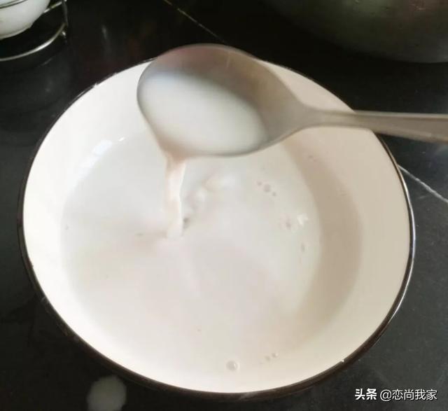 做豆腐的石膏粉有毒吗，豆腐放石膏粉吗（亲朋好友吃了都会夸赞你）