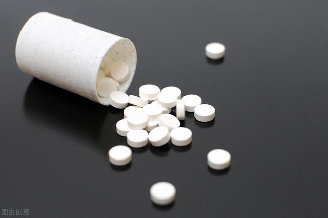 维生素b12的作用，维生素b12的作用及功能能长期吃吗（可以预防脑梗和老年痴呆）