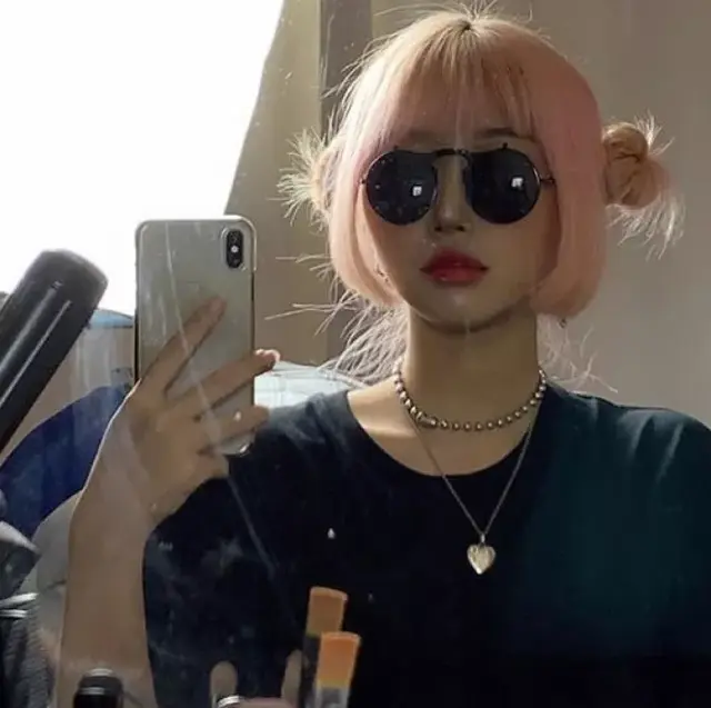 念七 精致女生染发社会酷头像微信，念七 精致女生染发社会酷头像（各种发色的小姐姐头像）
