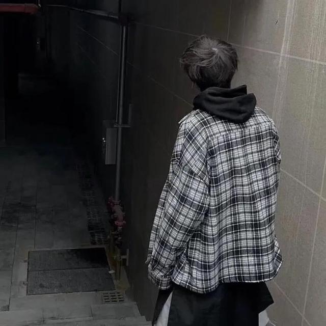 airpods电量怎么看，ins成熟帅气真人魅力男生头像 远渡人间惊鸿宴微信（分享：帅气超A·男生头像）