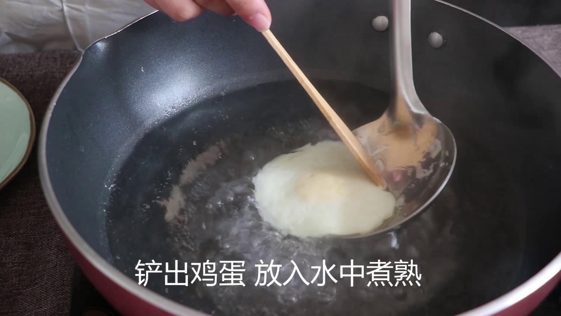 水铺蛋怎么做蛋清不散，水铺蛋怎么做才会完整（煮荷包蛋100%不散小窍门）