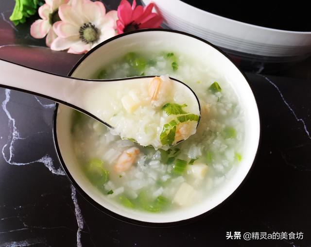 熬大米粥的做法，养胃大米粥的家常做法（熬大米粥的时候）