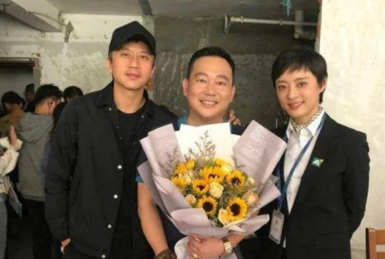 邓超孙俪承认已怀三胎，孙俪晒大肚怀三胎（小花妹妹说出真相）