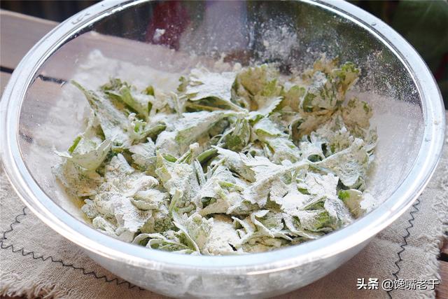 用芹菜叶做咸菜的简单方法，芹菜叶能做咸菜吗（我家此菜叶子从不扔）