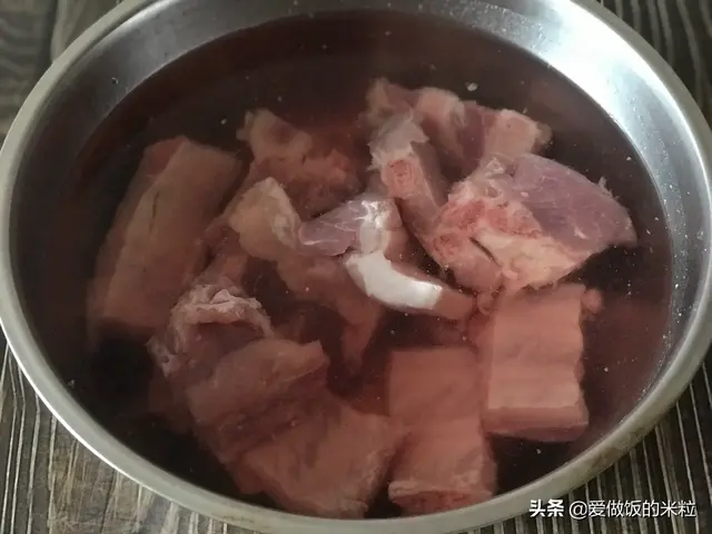 毛豆角怎么煮好吃又是绿色的，毛豆怎样煮才能又绿又好吃（豆角颜色翠绿不发黄）