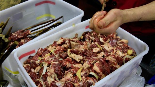 羊肉串怎麼醃製,家裡烤羊肉串怎麼醃製(烤羊肉串正確的醃製方法)