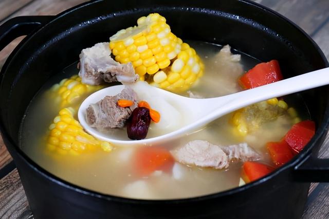 排骨焯水几分钟，怎样给排骨焯水（看大厨操作后才发现）