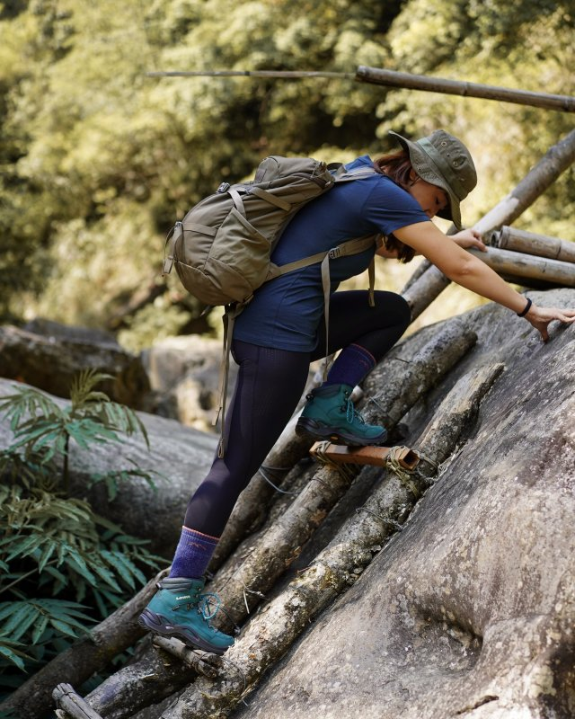 lowa户外鞋，lowa户外鞋中文叫什么（lowa徒步鞋怎么样）