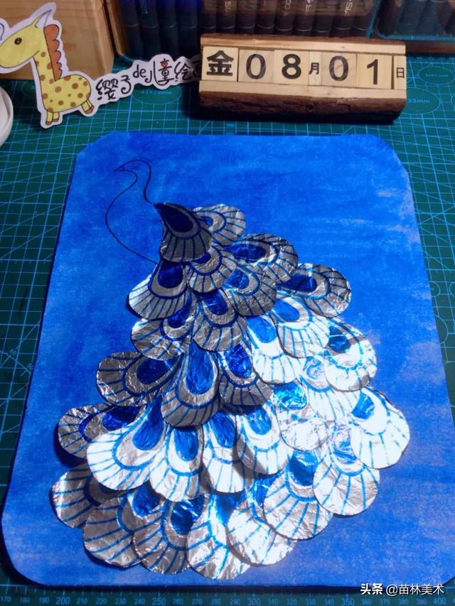 如何用各类树叶制作孔雀贴画，如何用各类树叶制作孔雀贴画视频（创意教程---孔雀手工画）