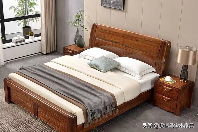 金丝檀木和乌金木哪个好，金丝檀木和胡桃木哪个好（为什么乌金木深受消费者的喜爱）