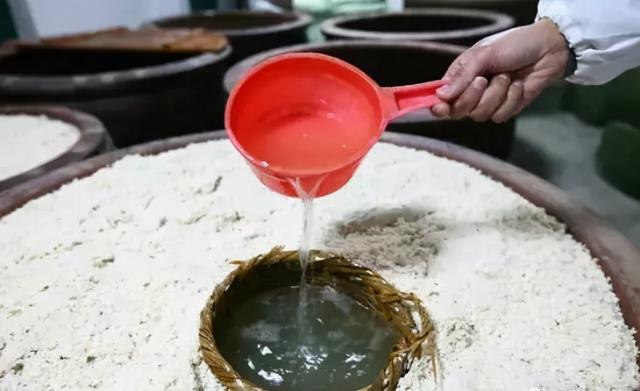 酿米酒与酿白酒有什么区别，自酿米酒与白酒的区别（你真的了解中国的黄酒、米酒吗）