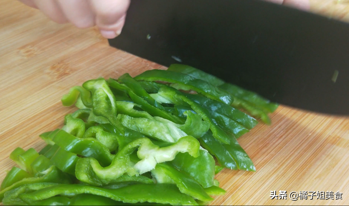 图片[3]-【凉拌包菜】做法步骤图 营养美味 脆爽可口 随吃随取 懒人必备-起舞食谱网