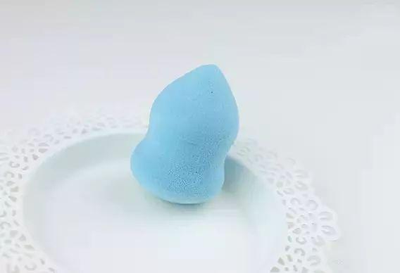 新粉扑的正确使用方法是什么，刚买的粉扑应该怎么用（一只“小小”的海绵粉扑居然有“百种”使用方法）