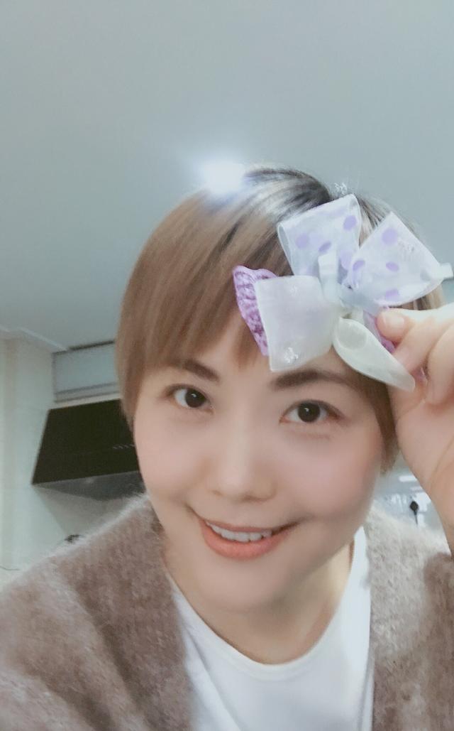 柳红扮演者陈莹晒美照，黄发抢眼颜值胜过林心如