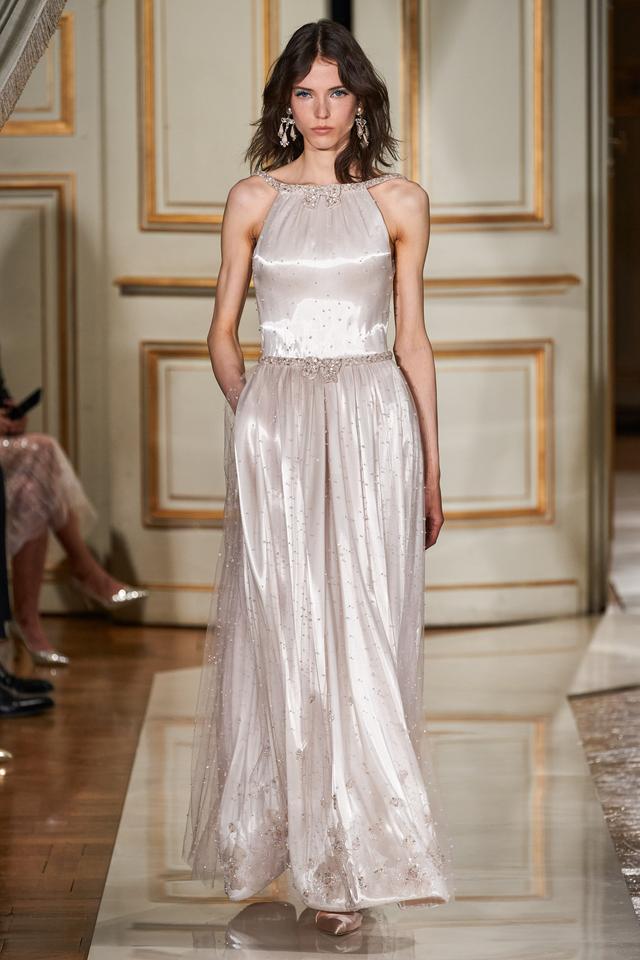 阿玛尼衣服什么档次，阿玛尼服饰什么档次（Privé2021秋季高定女装）