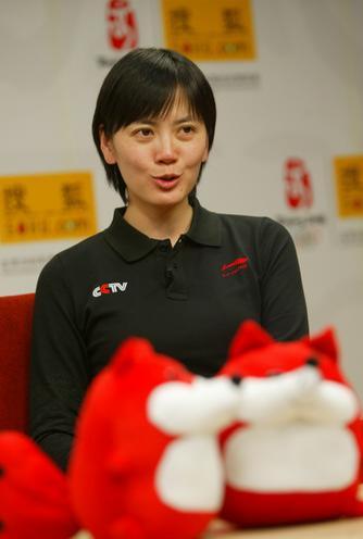 从央视名嘴到"涉案被查",经历人生跌宕后的沈冰,44岁在家相夫教女