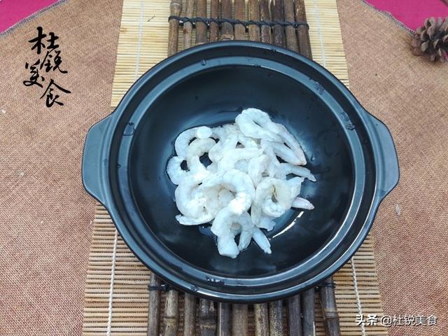 肉三鲜馅怎么调好吃，肉三鲜馅怎么调好吃视频（老师傅教你肉三鲜水饺经典做法）