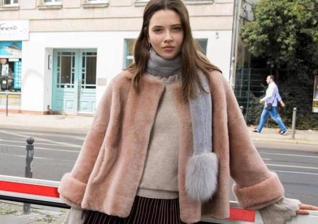 貂皮分为几种，貂皮有哪些种类（冬季皮草怎么挑，牢记这三点）