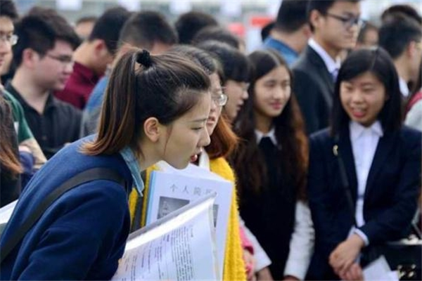 大学毕业考研还是就业，大学毕业考研还是就业辩论（“考研”还是“直接就业”）