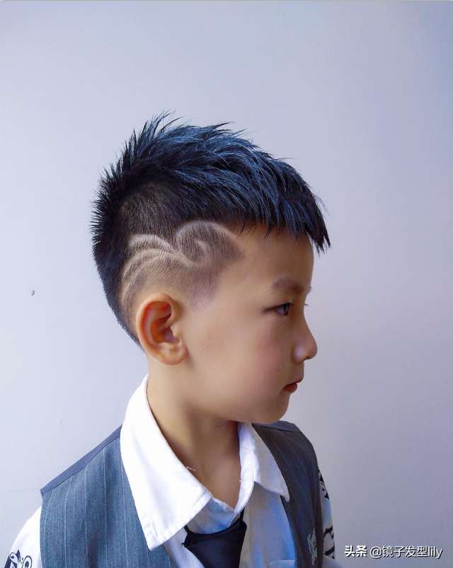 儿童男孩发型短发潮流图片