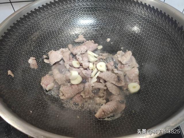 辣白菜炒年糕的家常做法，辣白菜与年糕天生一对