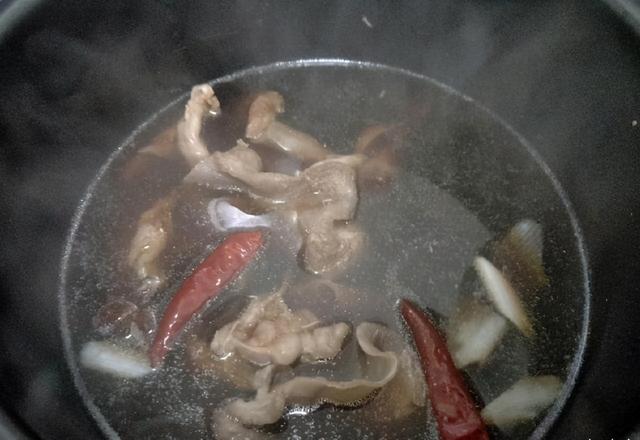 护心肉怎么做好吃，猪护心肉怎么做好吃（很多人总忘了这一步）