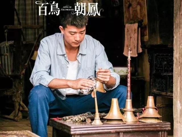 出品人下跪，半个电影圈大佬发声助阵，《百鸟朝凤》刺痛了谁？