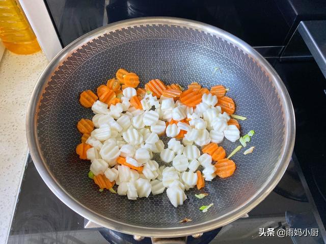 清炒淮山做法图解 教你做最简单的清炒淮山，清炒淮山做法图解（清炒山药别再焯水了）