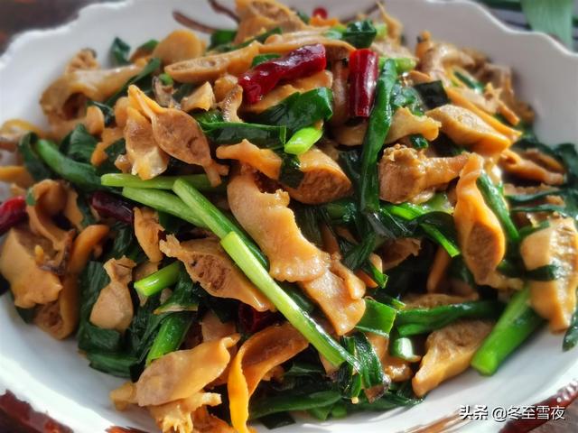 河蚌肉的功效与作用，河蚌肉的功效与作用煲什么最好（河蚌肉和这个食材一起炒）