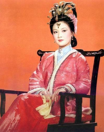 红楼梦里马道婆作什么法，谁托马道婆施法整治王熙凤和贾宝玉两个人（马道婆——不露痕迹的超级控心术）