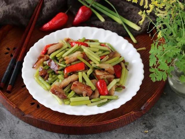 乱棍打死猪八戒，乱棍打死猪八戒是什么菜（幽默经典菜名大全）