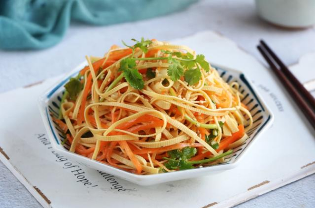 凤梨和白萝卜能一起吃吗，凤梨可以和胡萝卜一起吃吗（大年三十给大家准备的6道素菜）