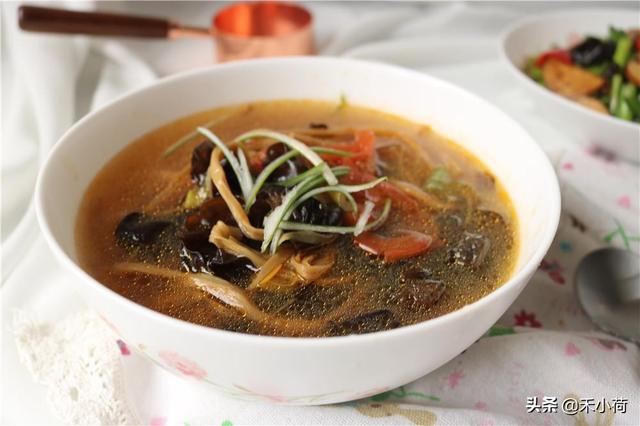 黄花菜汤的做法大全，黄花菜汤的做法大全视频（食材家家常备）