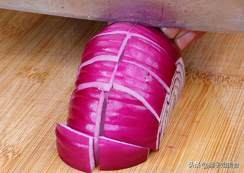 圖片[2]-【洋蔥炒雞蛋】做法步驟圖 鮮香味美 做法超簡單-起舞食譜網