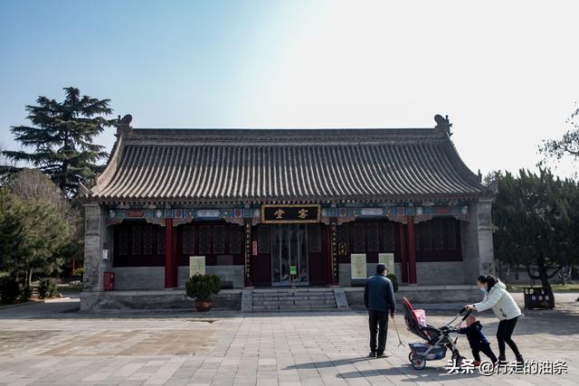 大雁塔的修建和哪位名人有关，大雁塔的修建和哪位名人有关蚂蚁答题（只为玄奘的坚毅和白居易的雁塔题名）