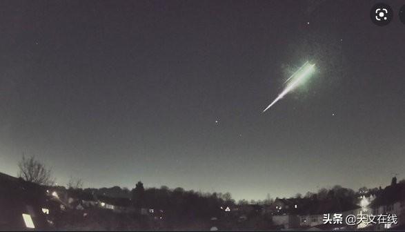 为什么天空中会出现流星，天空上的流星是什么原因造成的（你想知道的都在这里）