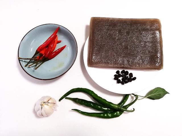 苕皮怎么做好吃，苕皮的做法（真心觉得比肉还好吃）