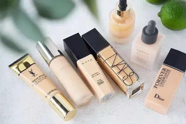 粉底液rmk是什么牌子，RMK粉底液色号（推荐10款适合春夏季的日系粉底液）