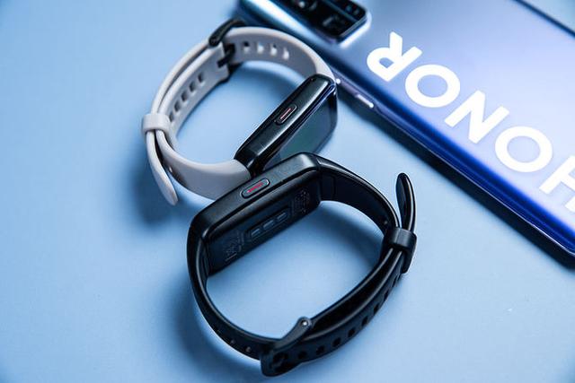 荣耀手环5和5i区别，荣耀手环5i和荣耀手环5哪个好（荣耀手环6详细评测）