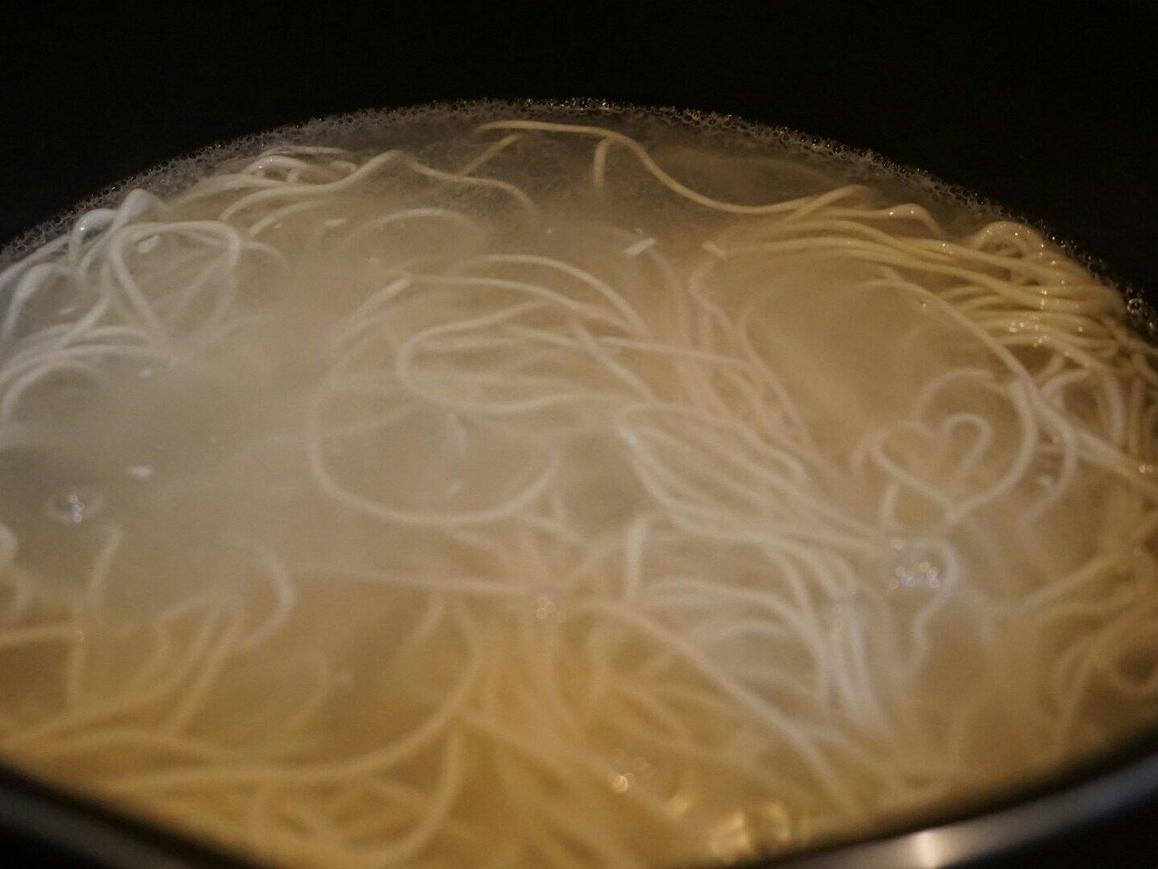 炸酱面的酱做法图解，炸酱面面酱的做法（最关键的核心就是酱料）