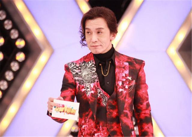 哈文的父亲到底是谁，哈文父亲资料（口吃、失声、进央视、怼台长）