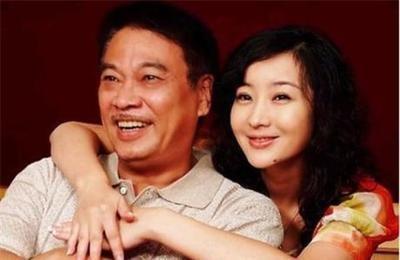 吴孟达生前饱受争议的2段婚姻，与3个女人纠葛，留下4女1子