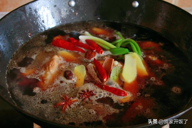 蜜汁猪脆骨家常做法，猪脆骨怎么炖好吃（老公孩子比平时多添一碗饭）