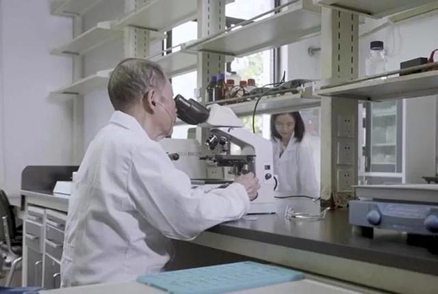 我国首例艾滋病，我国大陆于哪一年发现首例艾滋病病毒感染者（94岁浙大“福尔摩斯”堪称传奇）