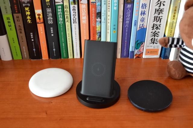 小米无线充电器怎么用，以下经验供大家参考（小米立式无线充电器体验）