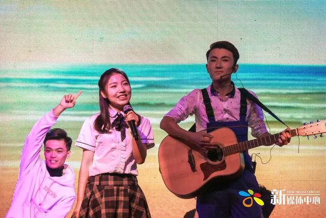 外婆的澎湖湾串词，外婆的澎湖湾串词主持人（2019元旦晚会）